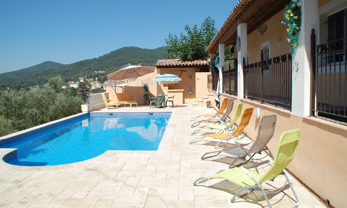Callas Villa | Inviting Apartment with Pool and Ocean Views for Your Stay
