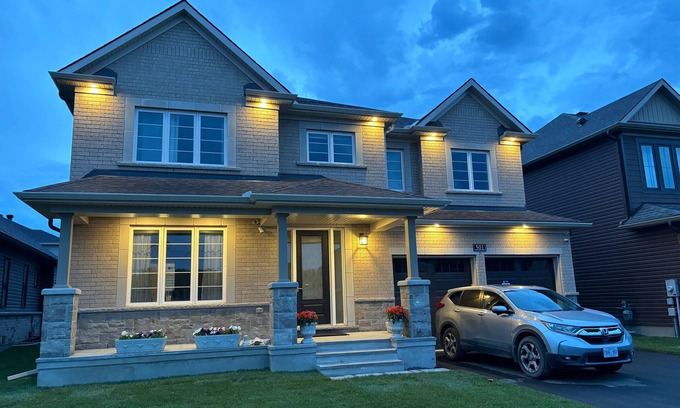 Ottawa Division Apartment | Independent Cozy Apartment