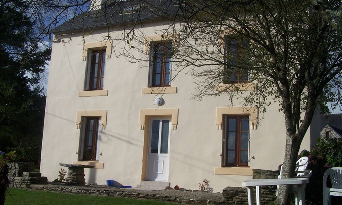 Plonevez-du-Faou House | Cozy Independent House with Pool and Pet-Friendly Amenities