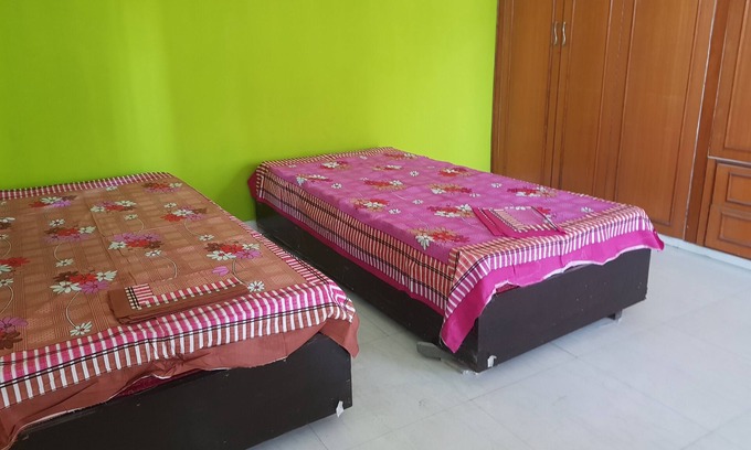 Malviya Nagar House | Cozy Independent House with Fully Furnished First Floor