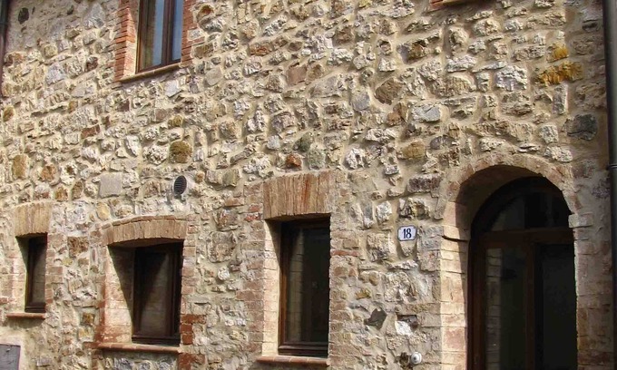 Castiglione d'Orcia House | Historic Center Independent House: Pet-Friendly & Family-Ready