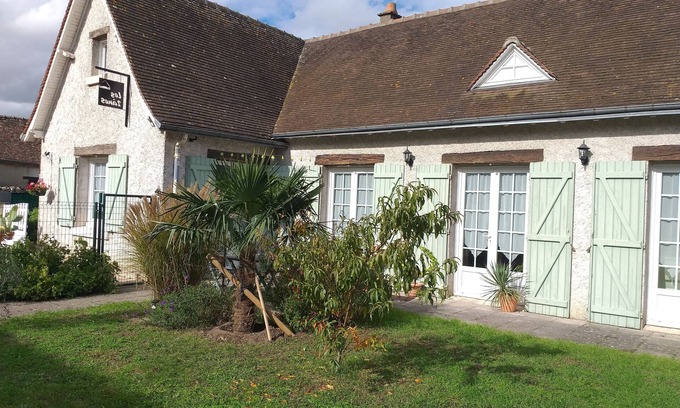 Veuves House | Independent room B & B with garden near the castles of Loire.