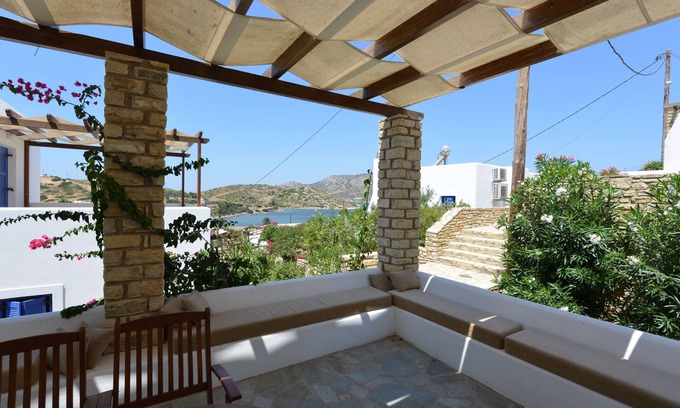Lipsoi Villa | Seaside Cottages with Breakfast & Family-Friendly Amenities