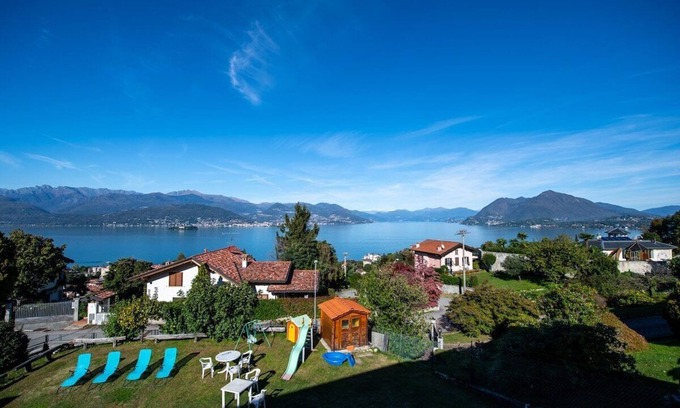 Stresa Apartment | Scenic India Apartment with Lake View in Stresa
