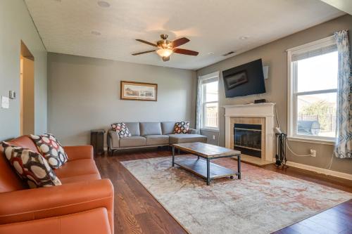 Indianapolis House | Relaxing Indianapolis Retreat with Patio & Community Pool