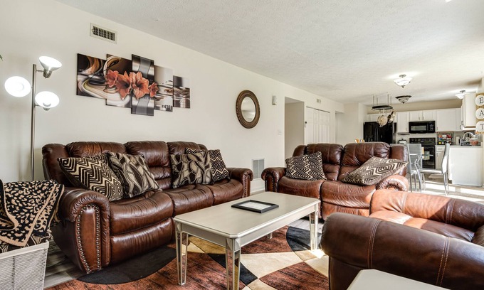 Wayne House | Cozy Indianapolis Home with Gym & Proximity to Speedway