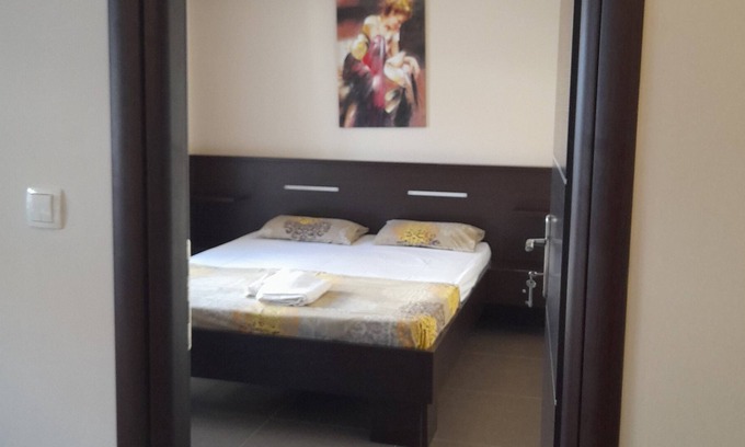 Olymbiaki Akti Apartment | Indigo Deluxe Apartment: Family-Friendly Comfort Awaiting You