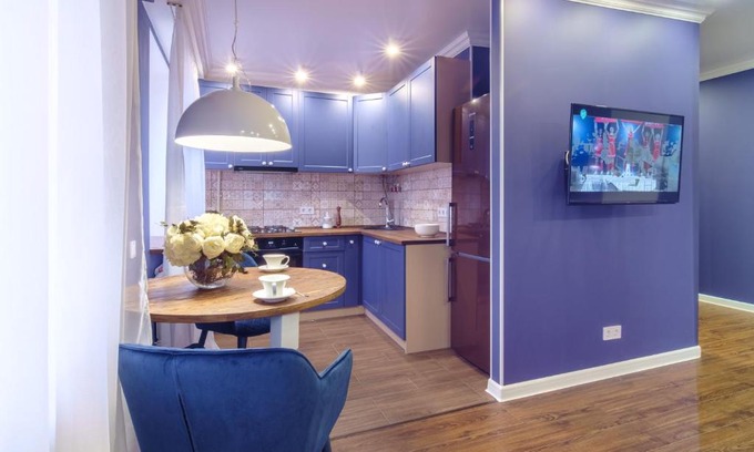 Dzerzhyns'kyi District Apartment | Budget-Friendly Indigo: Pet & Child Friendly Retreat