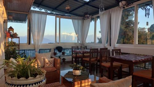 Darjeeling House | Indivar Homestay: Highly Rated Family-Friendly Getaway