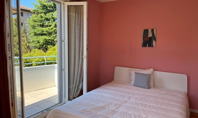Ecublens House | Perfect House with Free Parking & Netflix near EPFL Lausanne