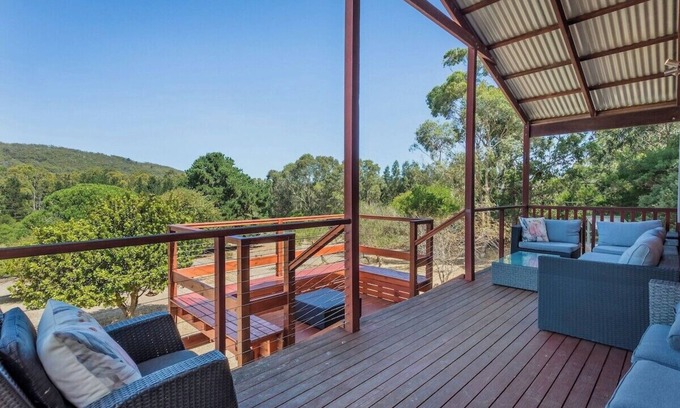 Lowlands House | Explore Indlovu Intaba Farm: Unique African Themed Retreat
