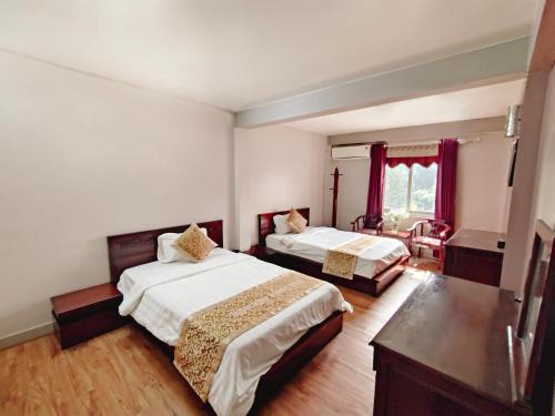 Soc Son Hotel | Convenient Indochina Airport Hotel: Pet-Friendly & Breakfast