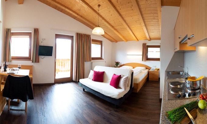 Sluderno Apartment | Cozy Indoor Pool Apartment with Panoramic Mountain Views