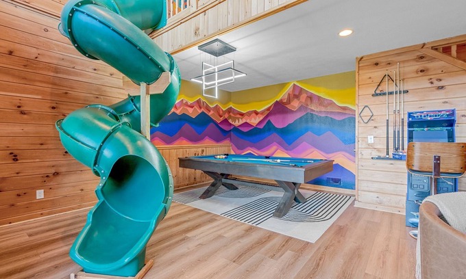 Wolf Laurel Cabin | Experience Mountain Views with Hot Tub and Indoor Slide
