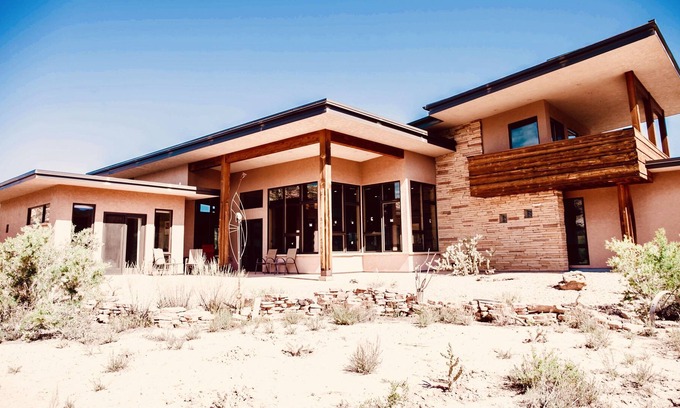 Grand Junction House | Indoor Solitude, Outdoor Access for a Perfect Getaway