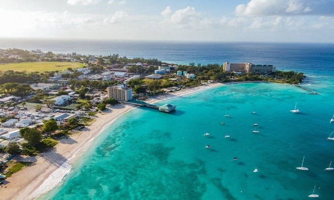 Worthing Apartment | Indramer Condos: Oceanfront Retreat with Private Pool