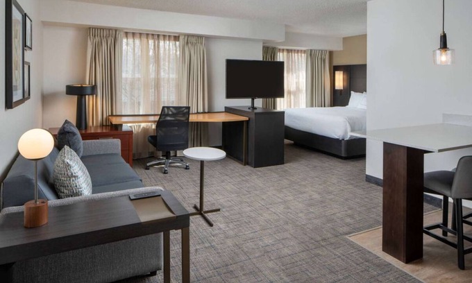 Fairfax Apartment | Experience Comfort with Free Breakfast and Pet-Friendly Stays
