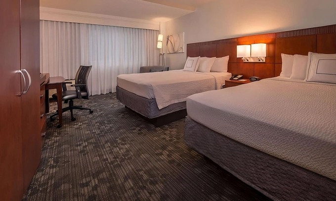 Rosslyn Apartment | Experience Cozy Comfort with Pet-Friendly Units & More
