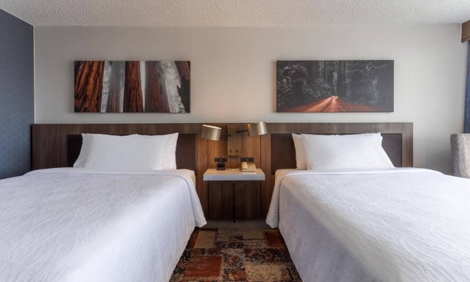 Emeryville Hotel | Experience Cozy Comfort Near Berkeley Art Museum