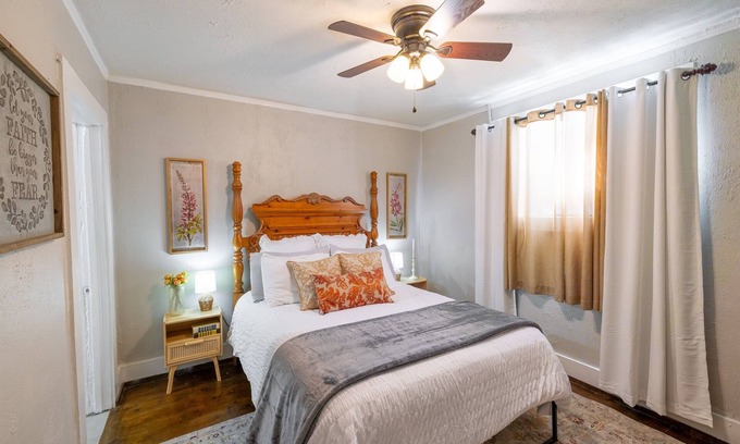 Fort Payne Apartment | Cozy Industrial Apartment #2 with Pool and Spa Amenities