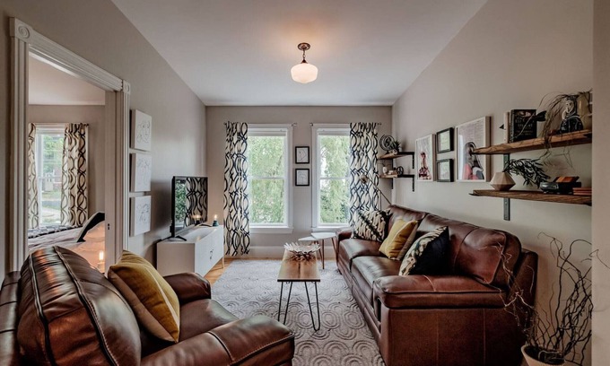 East End Apartment | Stylish Farmhouse Retreat in Portland's Best Locale