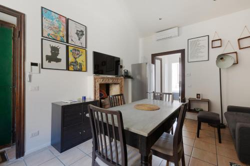 Chinatown Apartment | Industrial-Style Apartment in Chinatown!