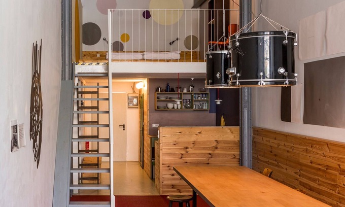 Neulindenau Apartment | Industrial vacation apartment 2 in the old spinning mill