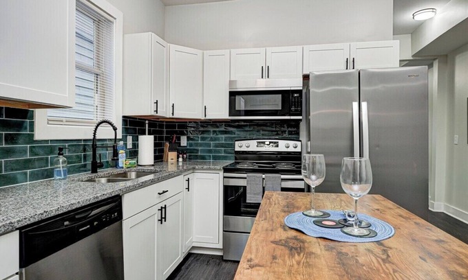 Fountain Square House | Indy House of Music: Family-Friendly Stay in Fountain Square