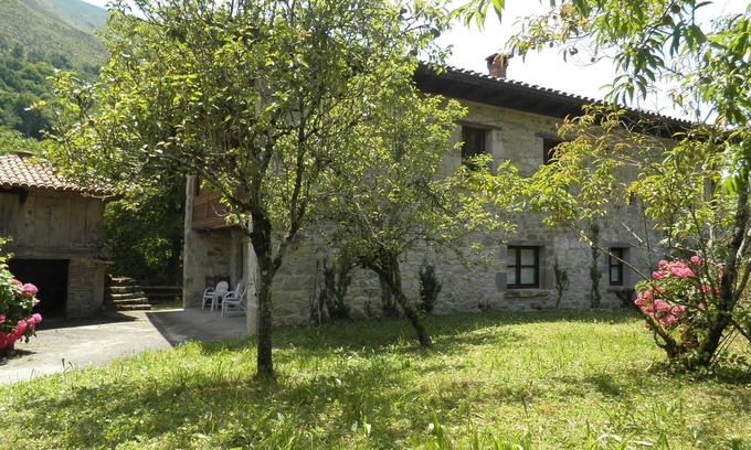 Puente Nuevo Cottage | Inés's Casina: Ideal Family Retreat with Ocean Views