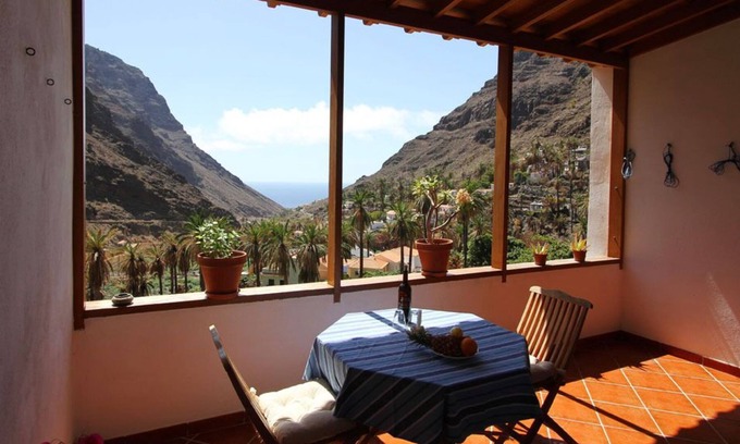 Valle Gran Rey Apartment | Inexpensive apartment with sea view and terrace