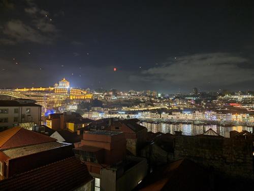 Sao Nicolau Apartment | Explore Infante Douro View: 4-Star Family-Friendly Escape