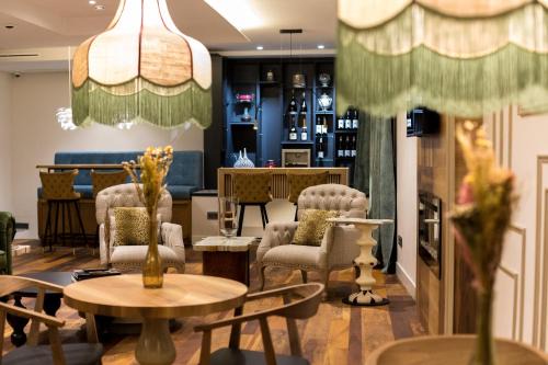 Siguenza Hotel | Elegance at INFINITVM: Oceanfront Retreat with Spa & Pool