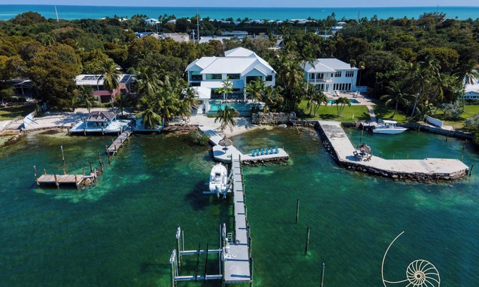 Islamorada House | Experience Infinity Bay Islamorada: 9-Bed Oceanfront Estate
