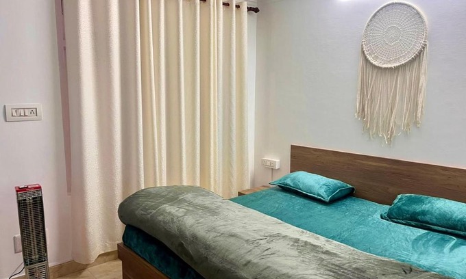 Dharamkot House | Cozy Infinity Stays Dharamkot: Pet-Friendly Retreat
