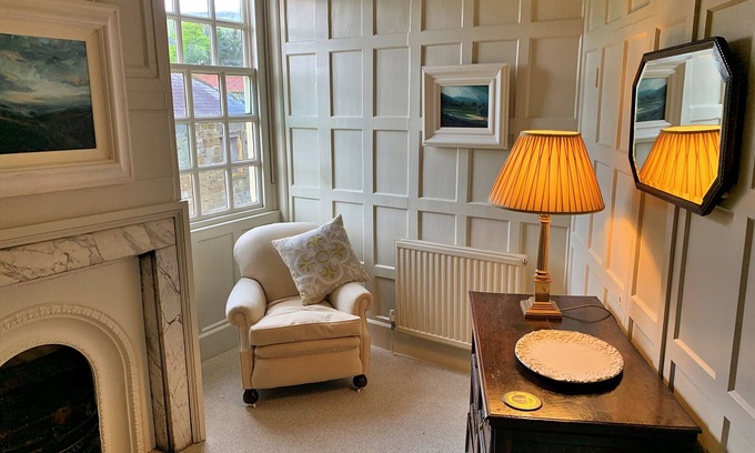 Carlton-in-Cleveland Cottage | Discover Ingleby Manor's East Wing with Family-Friendly Amenities
