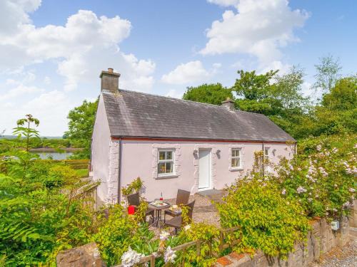 Landshipping House | Family-Friendly Stay at Inglenook Cottage - Pet Welcoming