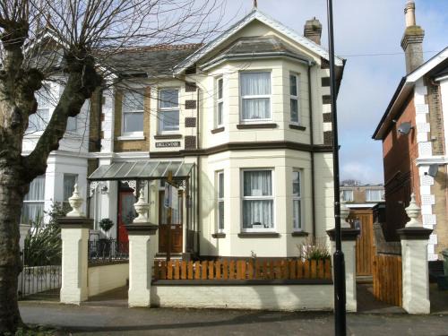 Sandown Bed & Breakfast | Oceanfront Inglewood Guest House - Rated 10/10 by Guests