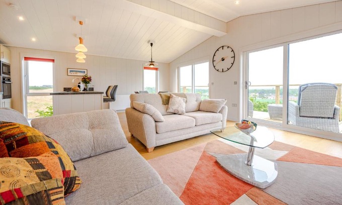 Ingoldisthorpe House | Family-Friendly Ingol Lodge 2: Your Ideal Getaway