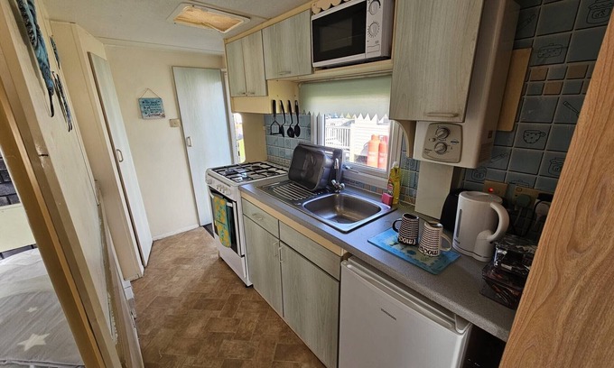 Ingoldmells House | Family-Friendly Honeywell 2-Bed Holiday Home in Ingoldmells
