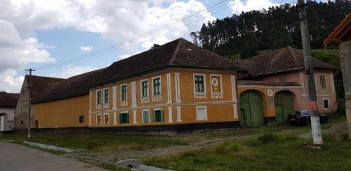 Archita House | Ingrid & Astrid Old Haunted Manor