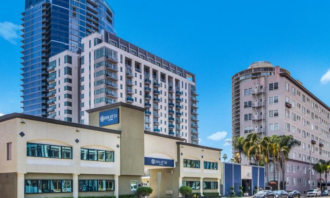 East Village Hotel | Inviting Inn at 50 - Near Long Beach Convention Center