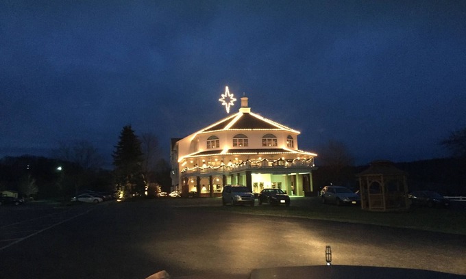 Wilmot Hotel | Discover Inn at Amish Door: Guest Rated 9.6, Family Friendly