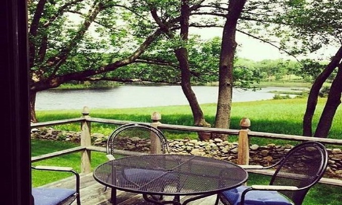 Pomfret Bed & Breakfast | Cozy Inn at Fox Hill Farm: Pet Friendly & Child Welcoming
