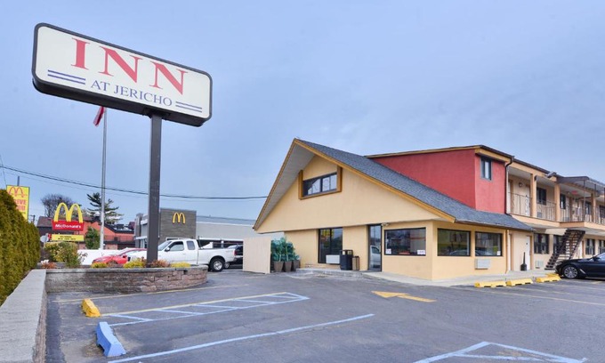Jericho Hotel | Discover Inn At Jericho: Family-Friendly and Accessible Stay