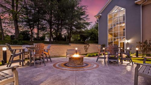 Mendenhall Hotel | Top-Rated Inn at Mendehall: Family-Friendly and Accessible