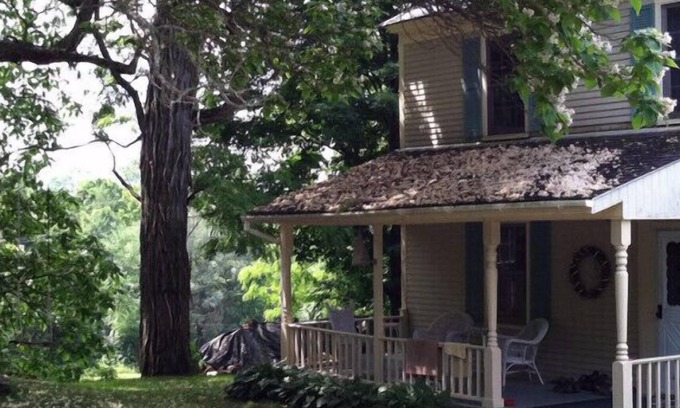 Brandon Bed & Breakfast | Discover Inn at Neshobe River: Poolside Retreat for Families