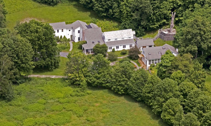 East Chatham Bed & Breakfast | Eco-Friendly Inn at Silver Maple Farm - Guest Rated 9.8/10