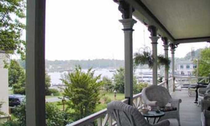 Chesapeake City Bed & Breakfast | Cozy Inn At The Canal Bed & Breakfast with Family-Friendly Amenities