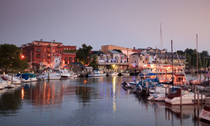 South Haven Bed & Breakfast | Ocean View Inn At the Park - Guest Rated 10/10