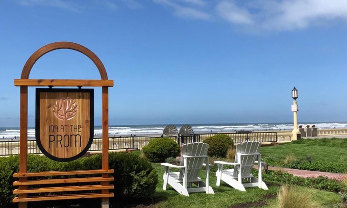 Seaside Hotel | Oceanfront Inn at the Prom - Pet Friendly & Family Welcoming